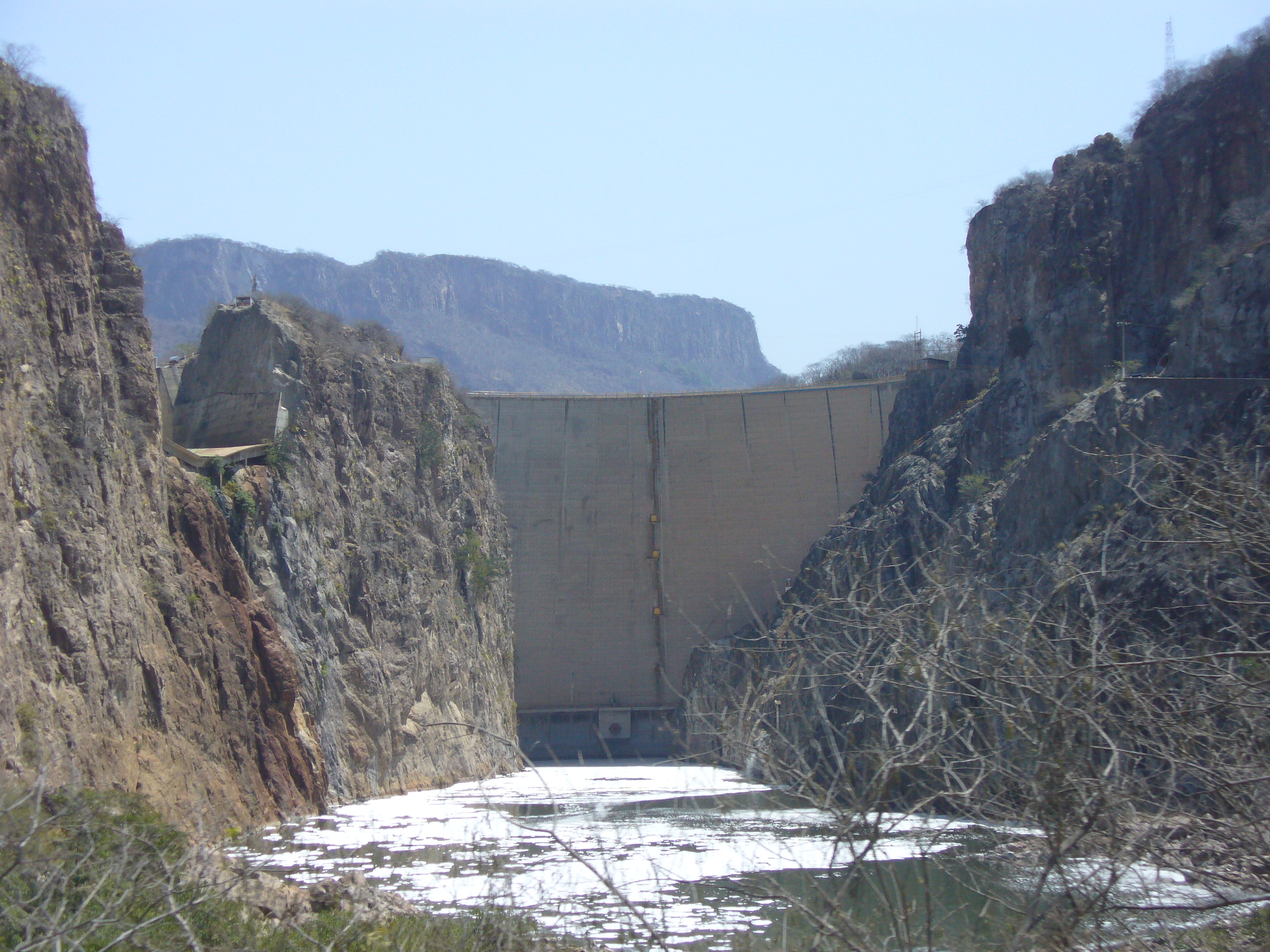 The Santa Rosa dam on the Santiago River is almost
		 entirely filled with sediment.